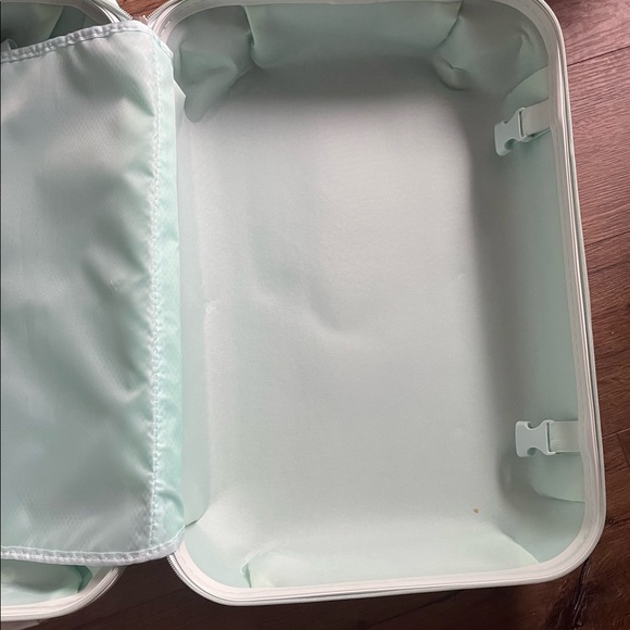 CINNAMOROLL-VERY RARE Medium Hard Side Suitcase - Picture 14 of 15